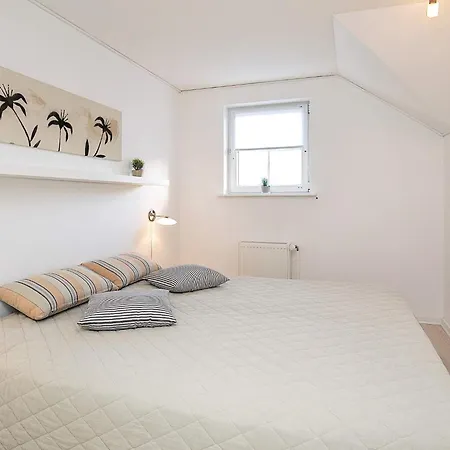 Apartment Xix